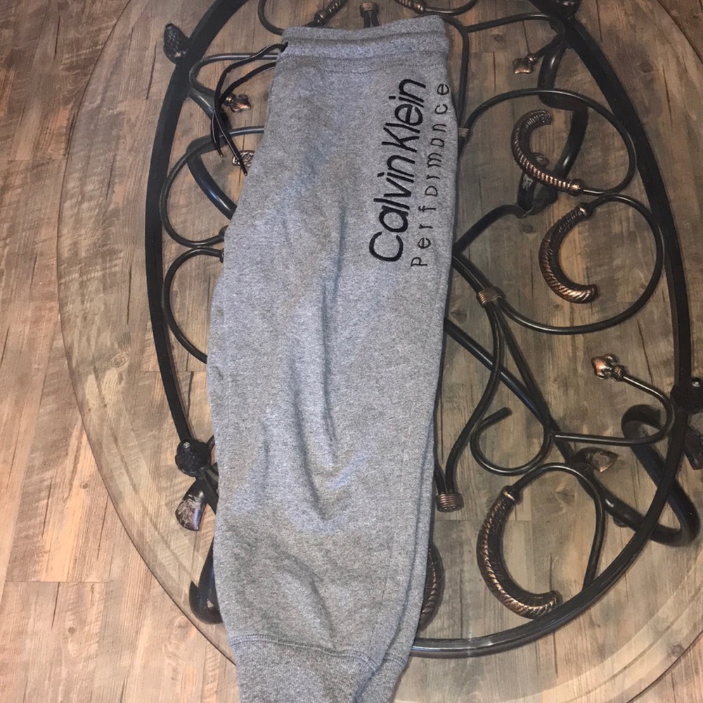 Sweats with no pockets